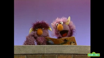 Sesame Street: Two Headed Monster Reads A Story
