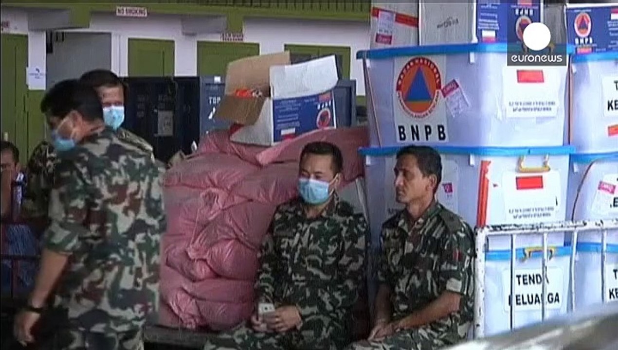 Nepal: flughafenzoll hemmt auslieferung von hilfsgütern