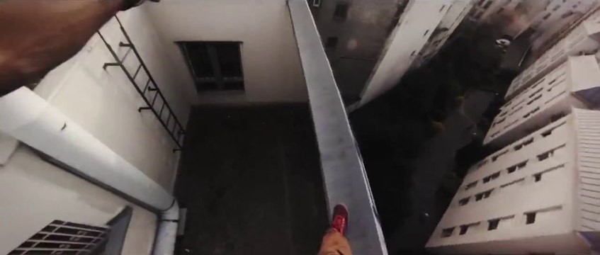 Parkour sur les toits de PARIS : magique!