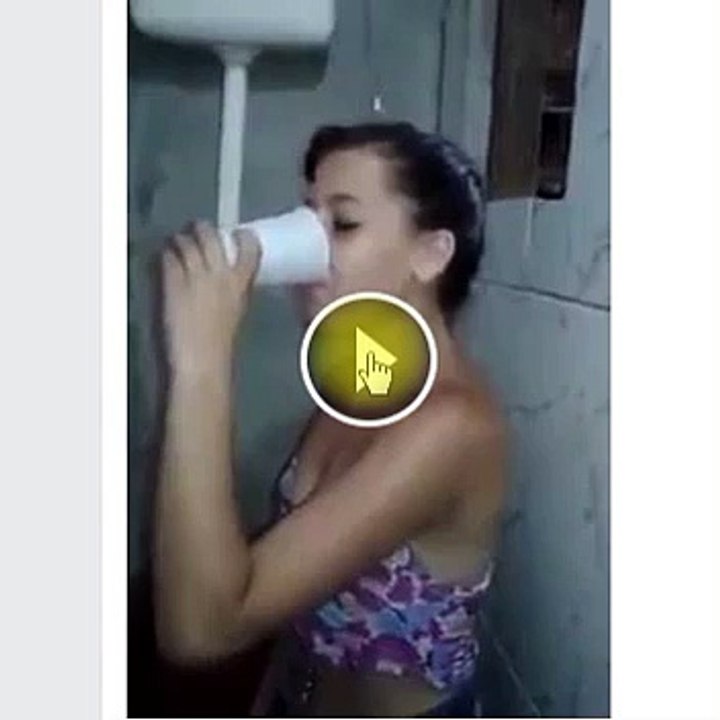 Elle a bu l'eau de toilettes comme un gage d'amour, comme son gar est beau.