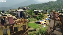 Nepal'de depremden sonra şehrin havadan çekilmiş videosu