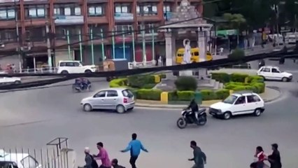 La famosa estatua que resistió el terremoto de Nepal