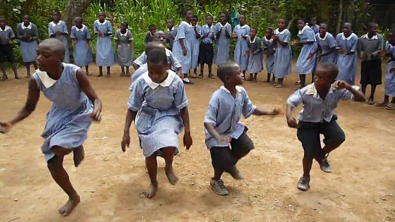 Bwindi Kids - African Dance2