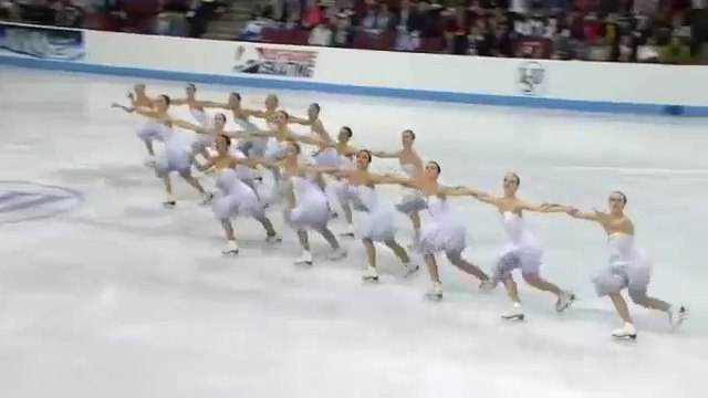 Superbe performance de L'équipe russe de patinage synchronisé