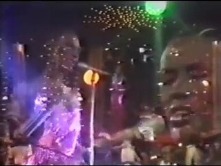 Grace Jones - La Vie En Rose