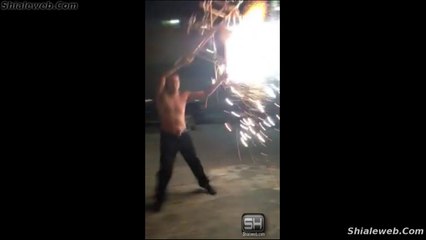 QUEMA DE EL TORITO PIROTECNICO EN FIESTA DE GUERRERO MEXICO CORRER CON EL FUEGO ENCIMA Y SIN ROPA PARA CELEBRAR