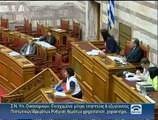 [ Κανέλλη ] Mūπήκε με τσόκαρα, κανάτες και καρβέλια στη Βουλή.