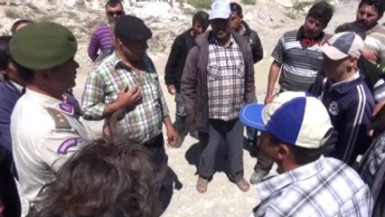 Milas Maden Kamyonlarından Bıkan Köylüler Yol Kesti Ek