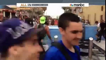 Comediante muestra cómo las noticias se refieren a las personas de color a través de la sátira