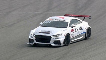 Audi Sport TT Cup startete mit Promis