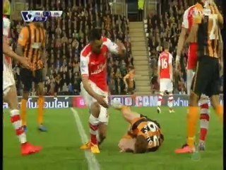 حديث جانبي بين المحمدي وسانشيز