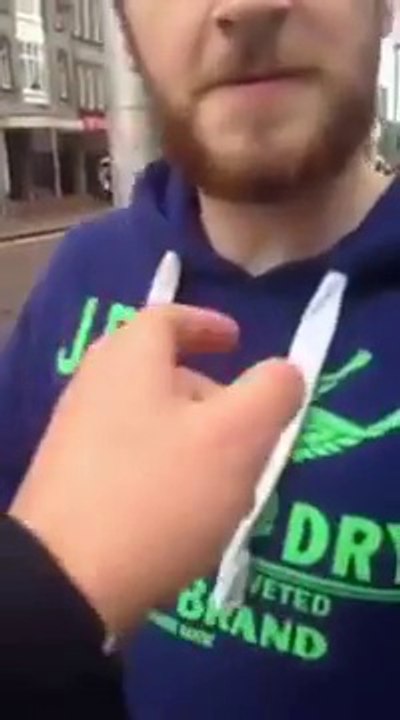 Chatouiller des barbes d'Irlandais dans la rue - Compilation hilarante!