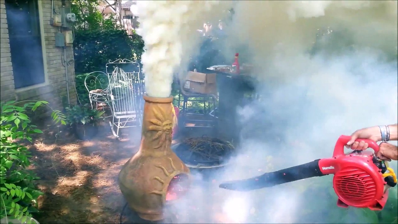 Fabriquer un volcan avec un souffleur à feuille et un four à bois!
