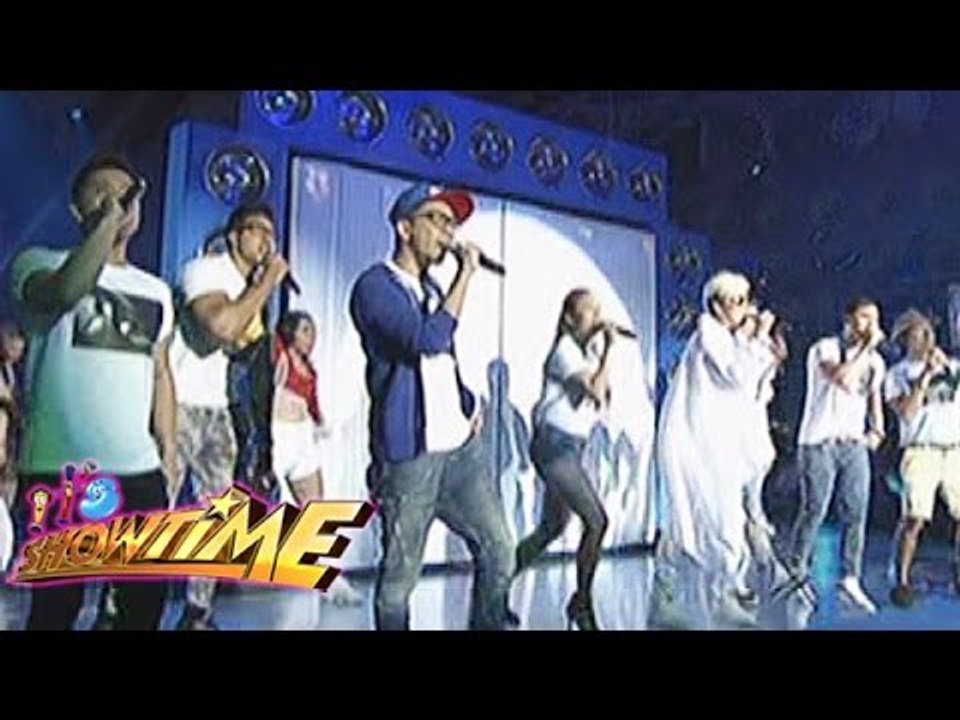 It's Showtime family shows support for Manny Pacquiao