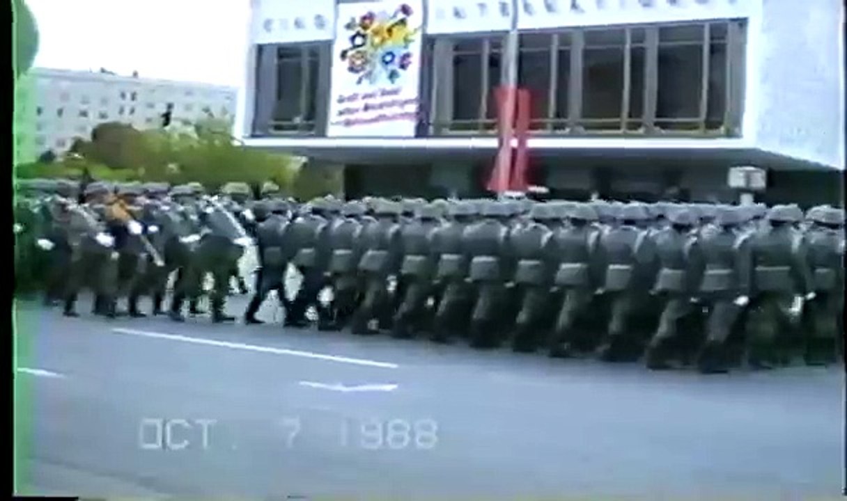 East German 7 Oct 88 Parade Tag der Republik