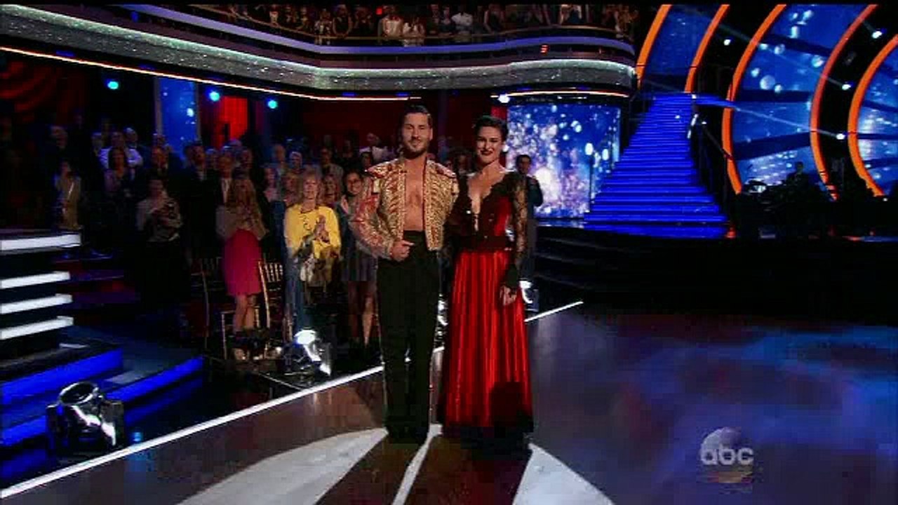 Rumer Willis, Valentin Chmerkovskiy & Artem Chigvintsev - Paso Doble Trio