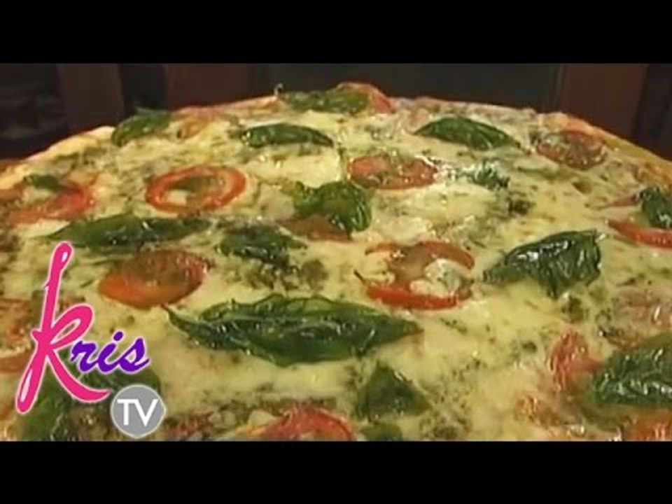 Erich, Darla, Kris and Bimby tries the Veggie pizza
