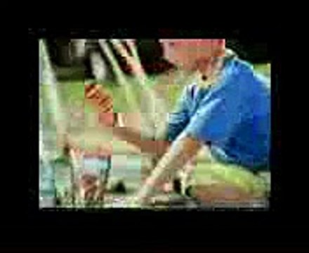 1998 Comercial KAPO lanza agua