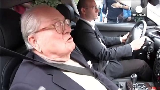 Війна за Нацфронт : Жан-Марі Ле Пен заявив, що зрікається дочки