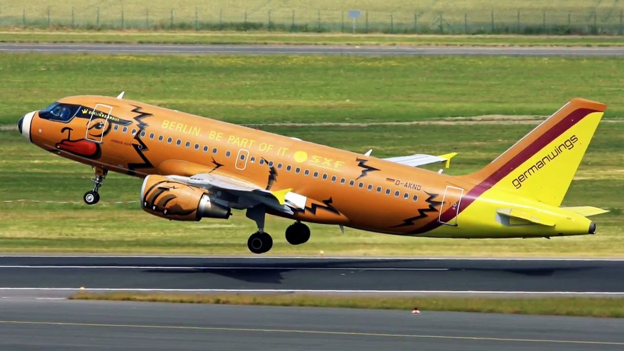 Start and Landing InFlight germanwings A319 BerlinBearbus Berlin München Munich