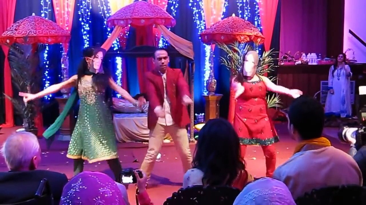 Best Mendhi Dance Ever! Yasir and Amina -Bride side dance part2
