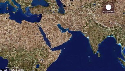 طيران التحالف يقصف مطار صنعاء