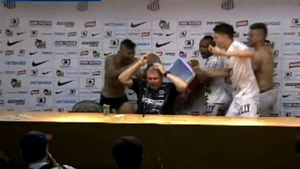 Robinho festejó cantanto título del Santos en Torneo Paulista