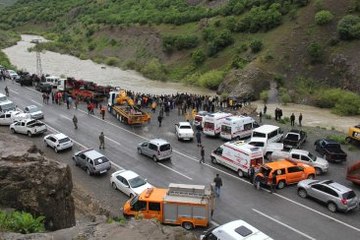 Zap Suyuna Uçan Kamyonetteki 5 Kişinin Cesedi Bulundu