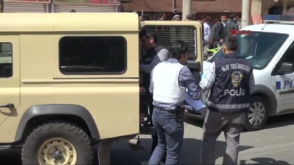 Diyarbakır'da Kıza Laf Atma Yüzünden Çıkan Silahlı Kavgada 4 Kişi Yaralandı