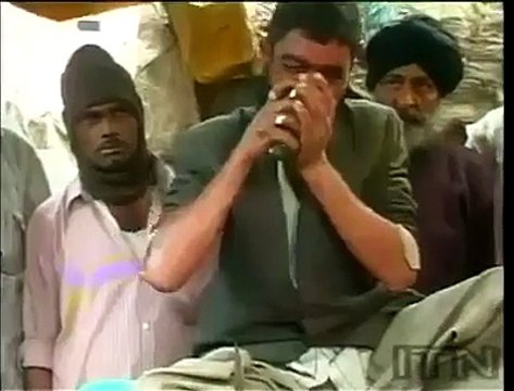 ںشیشہ کھانے والا انسان یقین نہیں آ رہا تو آپ خود...دیکھ لی