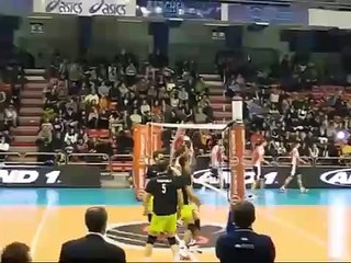 Leonel Marshall warm up attack