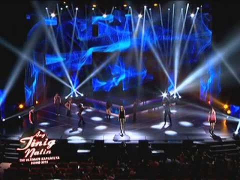 Sarah G, Jason, Monique, Darren sing "Burning Up"