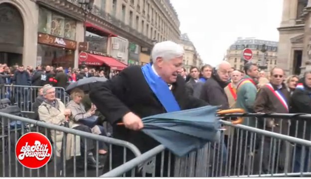 Les images de l'agression des journalistes du Petit Journal