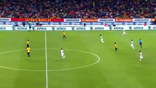 Ronaldinho rate complètement une simulation