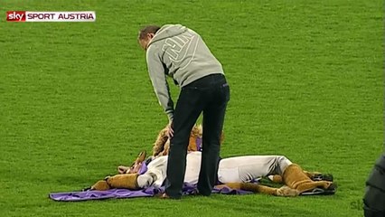 Super Léo : La mascotte ivre morte de Vienne!