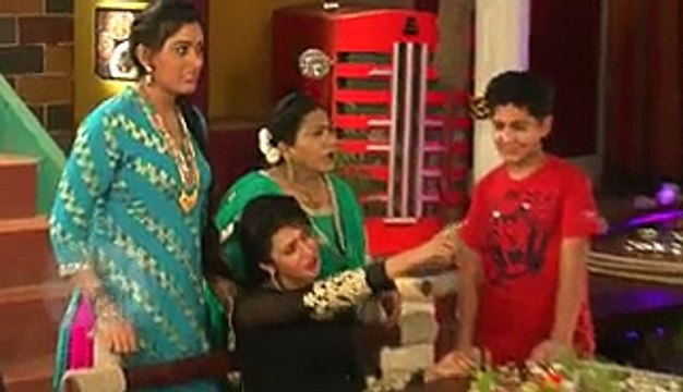 Mrs. Bhalla Doubts Ishita And Subbu of Having an Affair - Ye Hai Mohabbatein 6 m