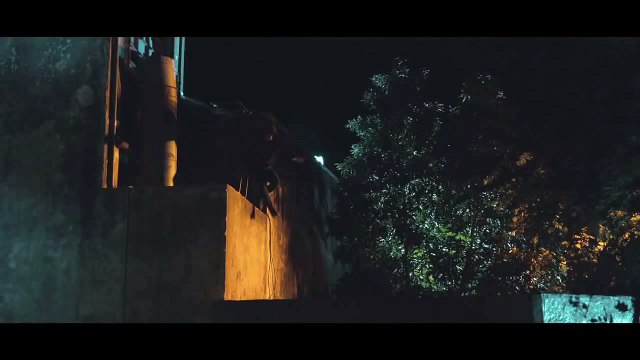 Trailer oficial UN PARAÍSO PARA LOS MALDITOS