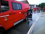 Feuerwehr kämpft gegen das Hochwasser