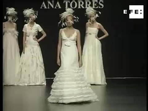Lo nuevo en vestidos de novia: Plumas, lazos y tejidos vaporosos.