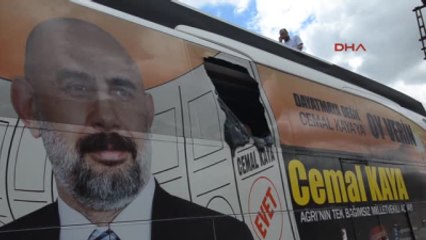 Ağrı Bağımsız Milletvekili Adayı Kaya'ya Miting Sırasında Taşlı Saldırı