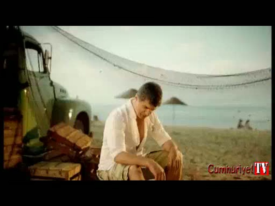 Sosyal medyanın gündemi Coca Cola'nın Özcan Deniz ve Sıla'lı reklam filmi