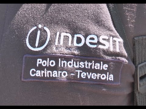 Napoli - Gli operai Indesit protestano davanti al Consolato Americano (04.05.15)