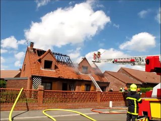 Une maison ravagée par les flammes rue Casanova à Libercourt ce mardi 5 mai 2015