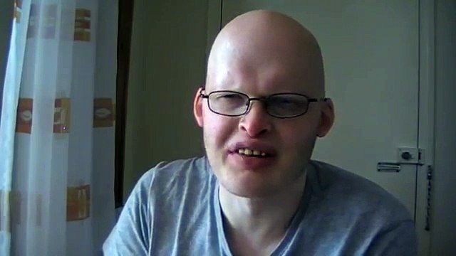 Hyperpolyglot - Polyglot and Multilingual Ambassador speaks in 16 languages