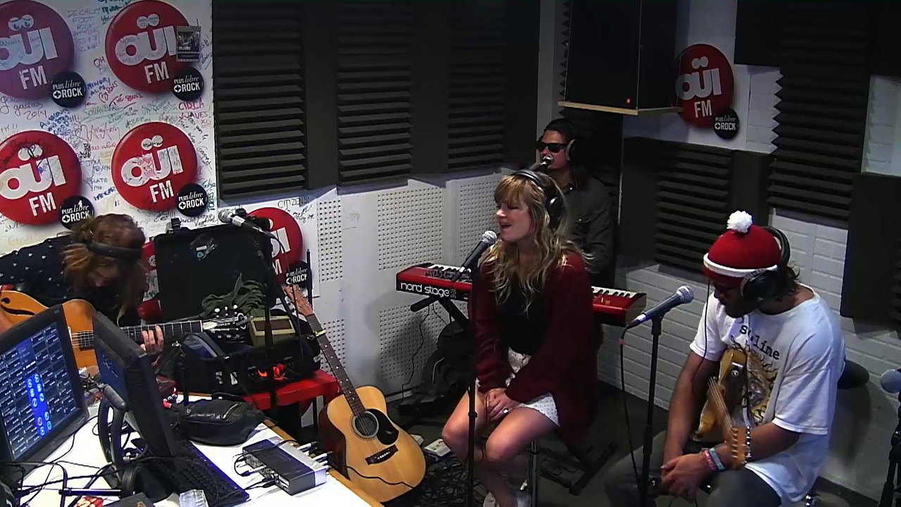 Angus & Julia Stone - Last Night (The Strokes) - Session acoustique OÜI FM