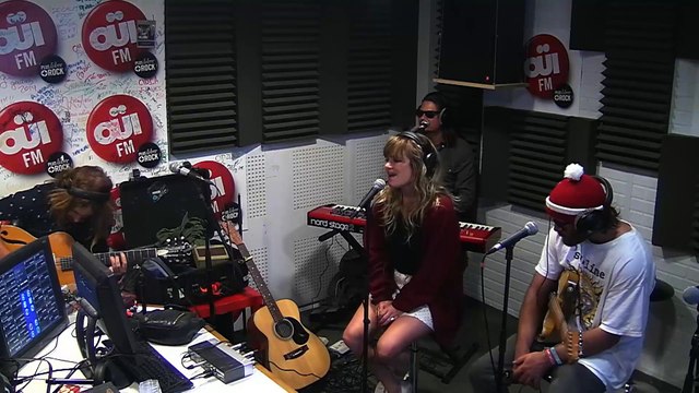 Angus & Julia Stone - Last Night (The Strokes) - Session acoustique OÜI FM