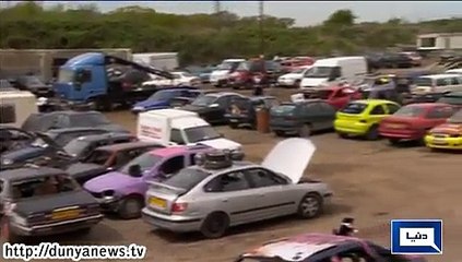 Dunya News - Car jumping competition held in England