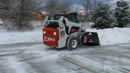 2008 Bobcat S205 2SPEED - Snow Plowing
