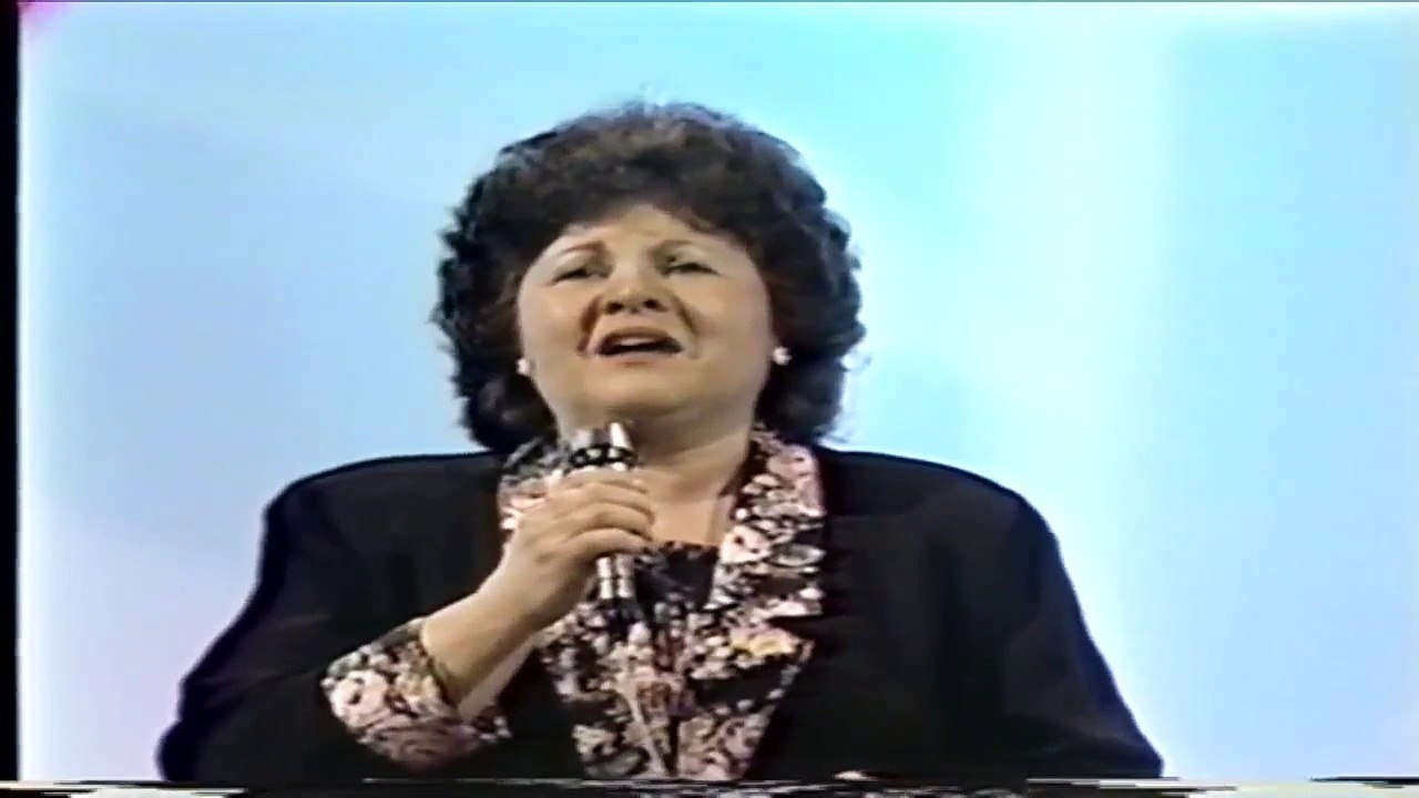 Fernande Robitaille - À l'ombre de la croix