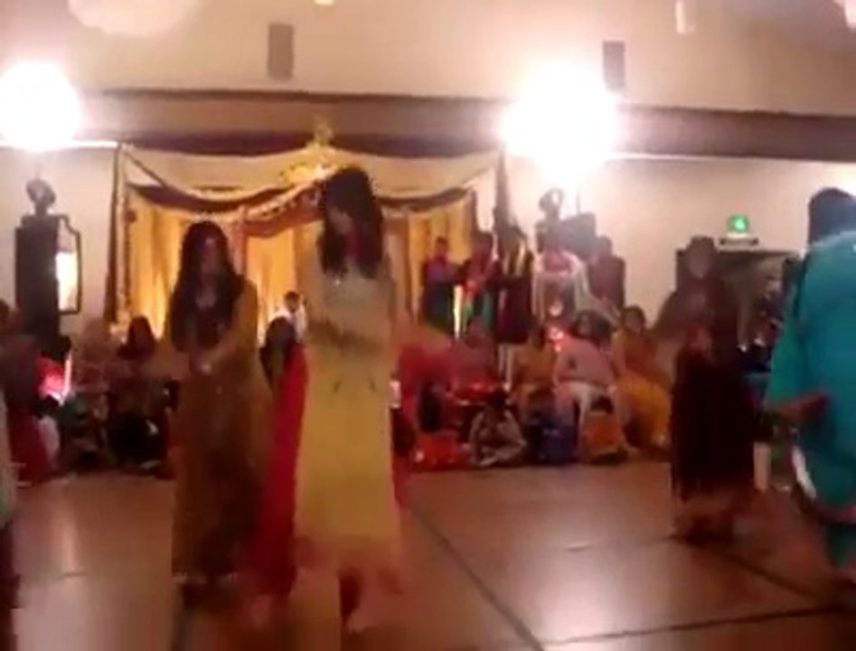 Lala lala Lala Ho Gai Girls Awesome Dance Performance